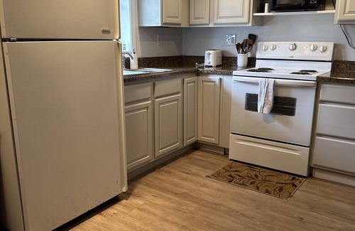 Pymatuning Central Cottage | Cozy cottage near Pymatuning Lake!
