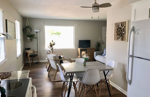 Holland House | Cozy Cottage Near Summer Fun!