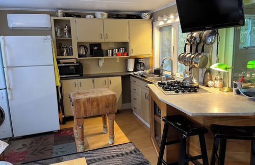 Bridport Cottage | Cozy Cottage on Beautiful Lake Champlain.