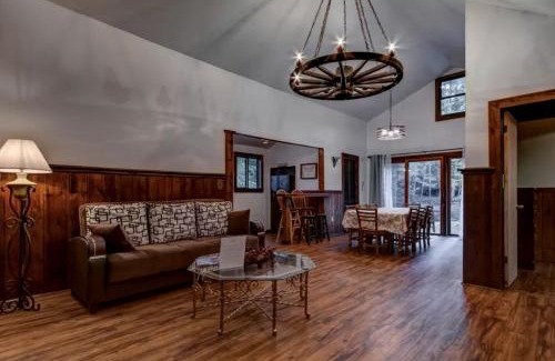 Canadensis House | Cozy Cottage Rental with Small Private Pond in Canadensis, Pennsylvania