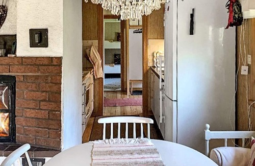 Solleron House | Cozy Cottage Retreat in Gesunda-By Traum