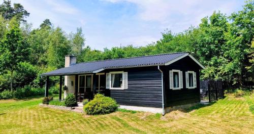 Lyngsbæk Strand House | Cozy Cottage Steps From Lyngsbæk Beach