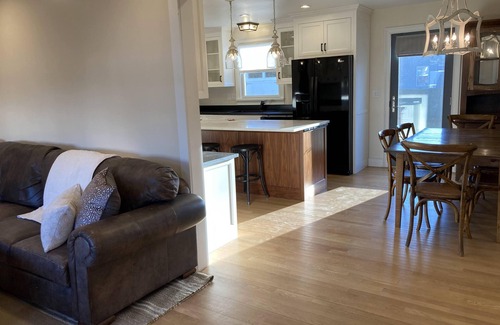New London House | Cozy Cottage w/Lighthouse Views - Private Beach - Dedicated Office