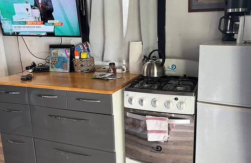 Coral Harbour House | Cozy cottage with 1 bedroom and WiFi, AC in enjoyable Nassau