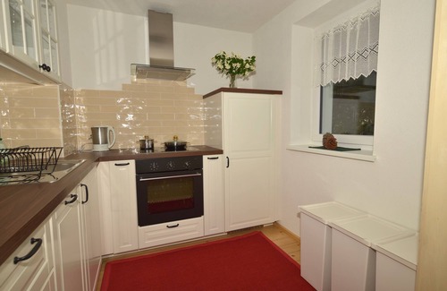 Reutte House | Cozy cottage with large garden, balcony, veranda
