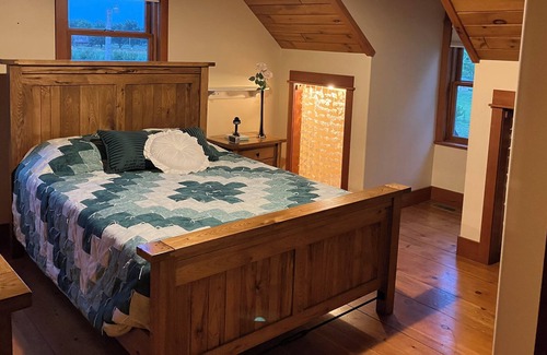 Wyatt Cabin | Cozy country cabin. Perfect for camping, relaxing and enjoying nature.