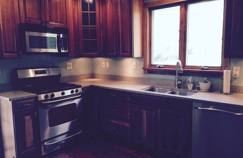 Honesdale House | Cozy country house 30 minutes from Marywood University