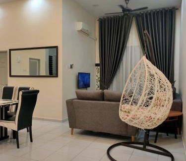 Mantin Apartment | Cozy CR Homestay Nilai Pajam with Netflix