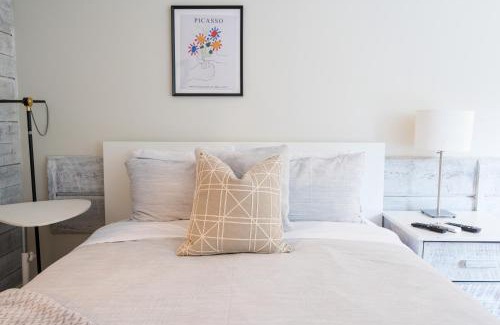 Whistler Creekside Apartment | Cozy Creek Den - Studio w Hot Tub and Pool