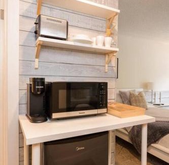 Whistler Creekside Apartment | Cozy Creek Den - Studio w Hot Tub and Pool