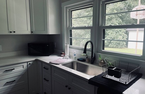 Athens House | Cozy Dawg retreat in Athens.