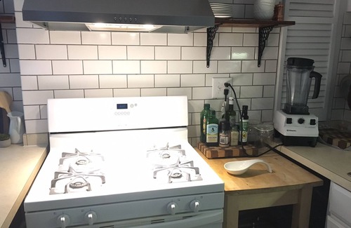 Fredericksburg House | Cozy Designer two bedroom apartment, Smoke free, close to many stores.