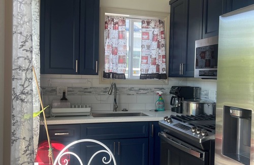 North and East Cottage | Cozy Detached cottage at rear of main house 30 min. To SF 2 bedrooms 1 bathroom