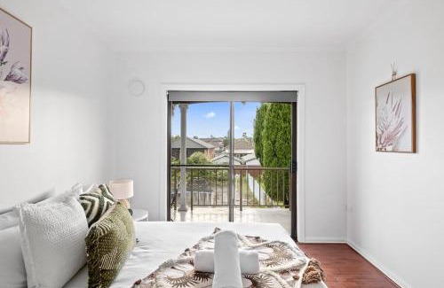 Bankstown House | Cozy Double Room in Bankstown Guesthouse