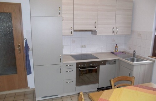 Beerfelden Apartment | Cozy double room no. 1 with kitchen, bathroom and shower