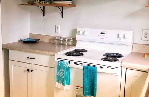 Pittsboro House | Cozy Downtown Pittsboro Home