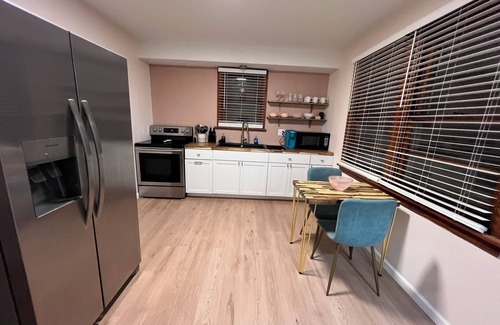 Belleville House | Cozy Duplex in Belleville