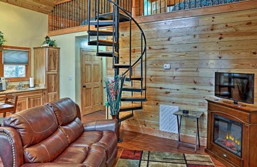 East Bernstadt House | Cozy East Bernstadt Cabin with Porch and Fishing Lake!