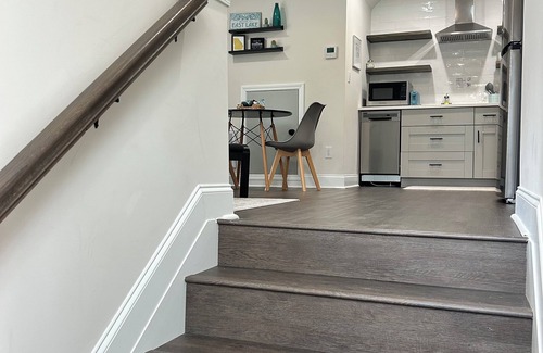 East Lake Apartment | Cozy East Lake Carriage House - Close To Everything