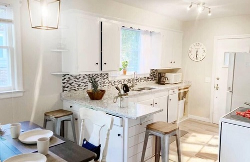 Cayce House | Cozy Elegant Home - USC, Fort J