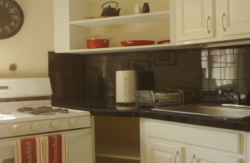 Brightwood Park Apartment | Cozy English Basement Guesthouse