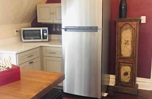 Bloomfield Apartment | Cozy Entire Apt 3 Friendship Park free parkingn
