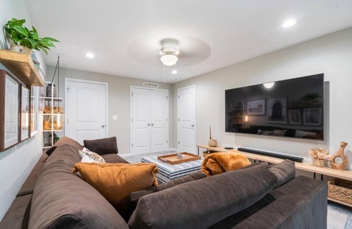 Front Royal House | Cozy Escape @ the Shenandoah Cottage