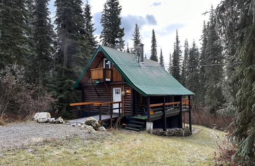 Fort St. John Cabin | Cozy Family Cabin at Powder King Resort