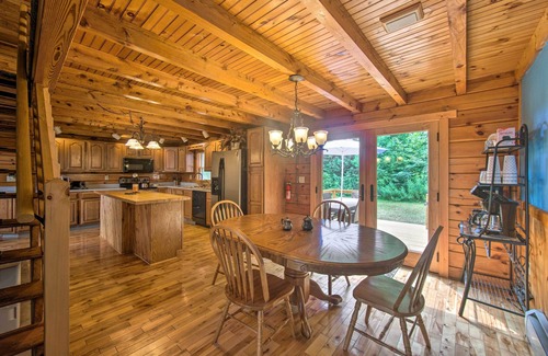 Pine Grove Cabin | Cozy Family-Friendly Pine Grove Cabin w/Fire Pit!