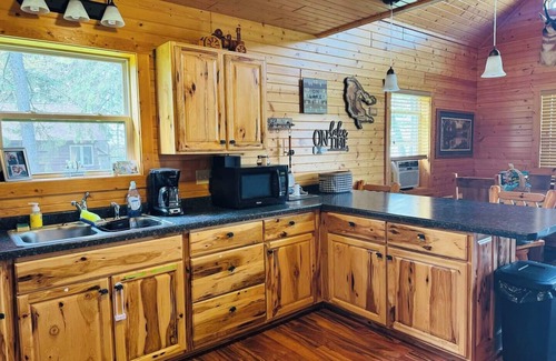 Chippewa Falls Cabin | Cozy family getaway right on Lake Wissota!