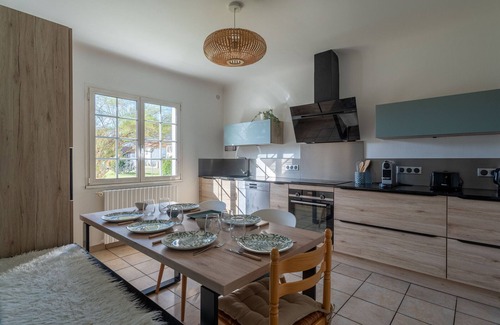 Parentis-en-Born House | Cozy Family Home in Parentis-en-Born: 3BR, WiFi, Large Garden, Near Beach & Lake