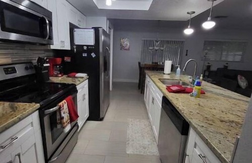 Carrollwood House | Cozy Family Home close to the beach and Busch Gardens!