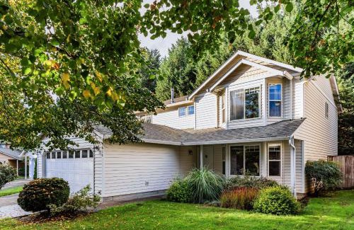 Vancouver House | Cozy Family Home with Hot Tub and Workspace Near Portland