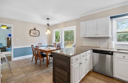 Myers Park House | Cozy family home with BABY GEAR in Prime Locationnn