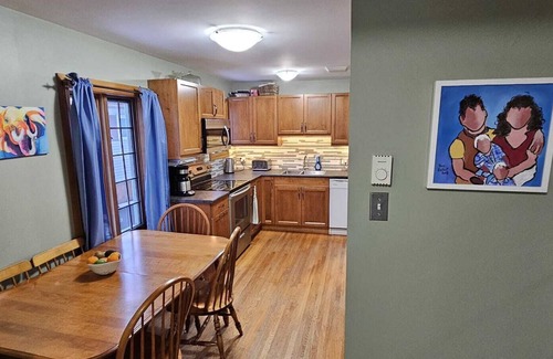 Moncton House | Cozy, family-sized home close to hospital