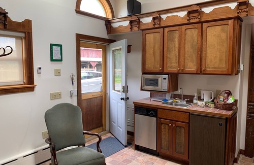 Callicoon Center Cabin | Cozy Farm Private Cabin-30% off Spring Special - 183 beautiful acres