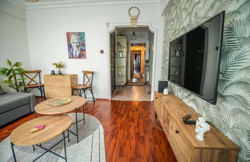 Rasimpasa Apartment | Cozy flat in Rasimpasa - 2 Bedrooms & A Balcony