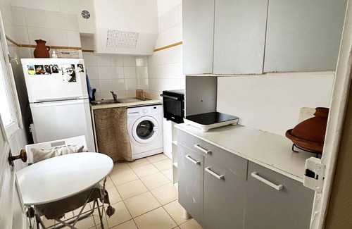 Faubourg-du-Roule Apartment | Cozy Flat Near Champs Elysées