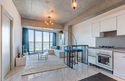 Bomonti Apartment | Cozy Flat with City View and Balcony in Sisli