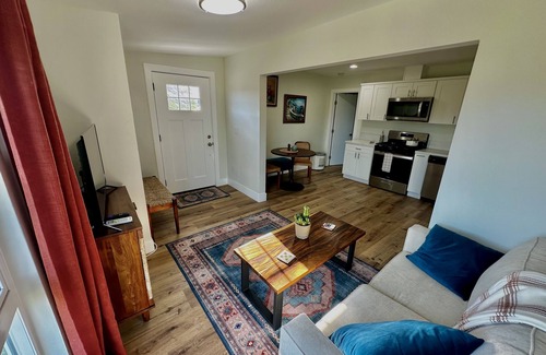 Carlton Hills Apartment | Cozy flat with dedicated office and gorgeous mountain views.