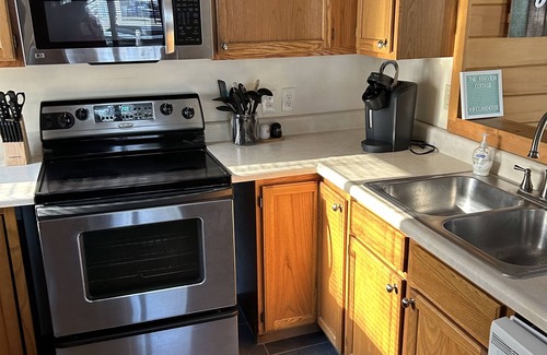 Brackney Cottage | Cozy four season private lakefront cottage. Located on Laurel Lake, Brackney, PA