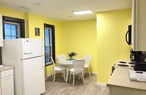 Seward Place Apartment | Cozy French Pied a terre - King bed, washer/dryer