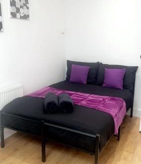 Maidstone Apartment | Cozy Fully Equipped Loft Studio City Centre
