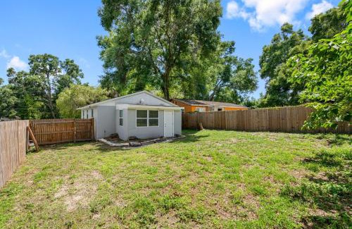 Bearss Plaza House | Cozy & Fully Remodeled Home in the Heart of Tampa!