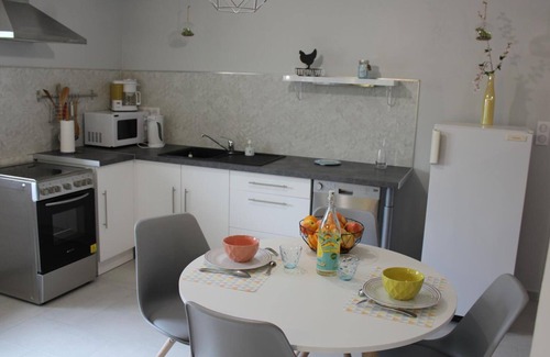 Cherveix-Cubas Cottage | Cozy gîte for 4, terrace, near outdoor activities, WiFi, parking in Cherveix-Cubas