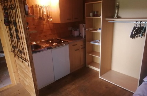 Poertschach am Woerthersee Apartment | Cozy garden house, central and quiet location in Pörtschach