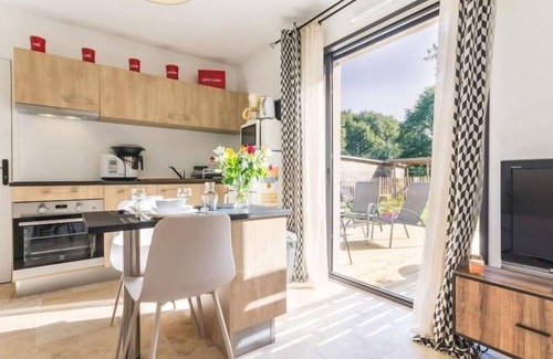 La Chapelle-des-Marais Cottage | Cozy Getaway in Brière Park, Near Guérande & La Baule, W/Private Garden & Modern Amenities
