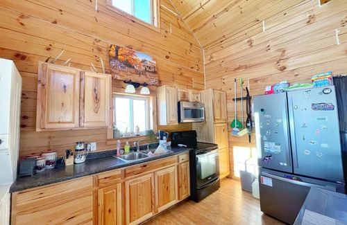 Waukon Cabin | Cozy getaway cabin with Amazing Panoramic views!