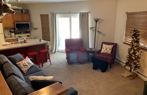 Hidden Valley Condo | Cozy Getaway