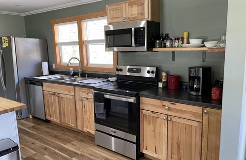 Iron Mountain House | Cozy Golf & Ski Retreat by Pine Mountain-Near many other activities/attractions!